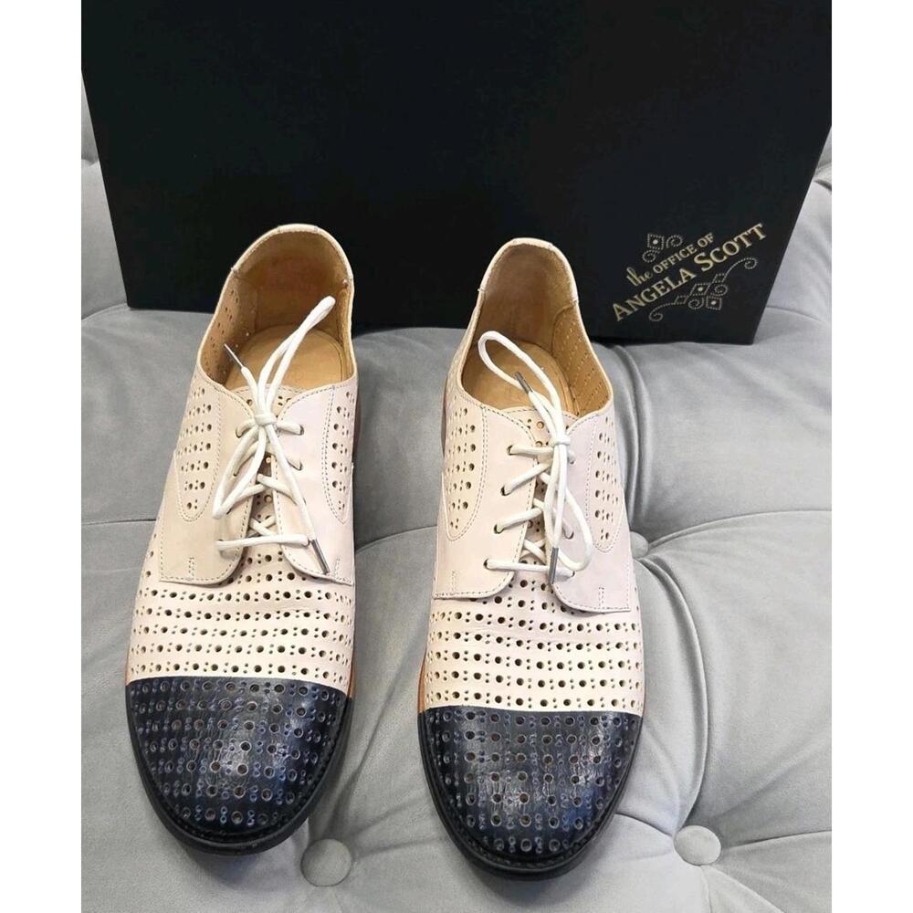 The Office of Angela Scott Ms Gabrielle Perforated Bicolor Womens Shoes 42 11 - Picture 2 of 16